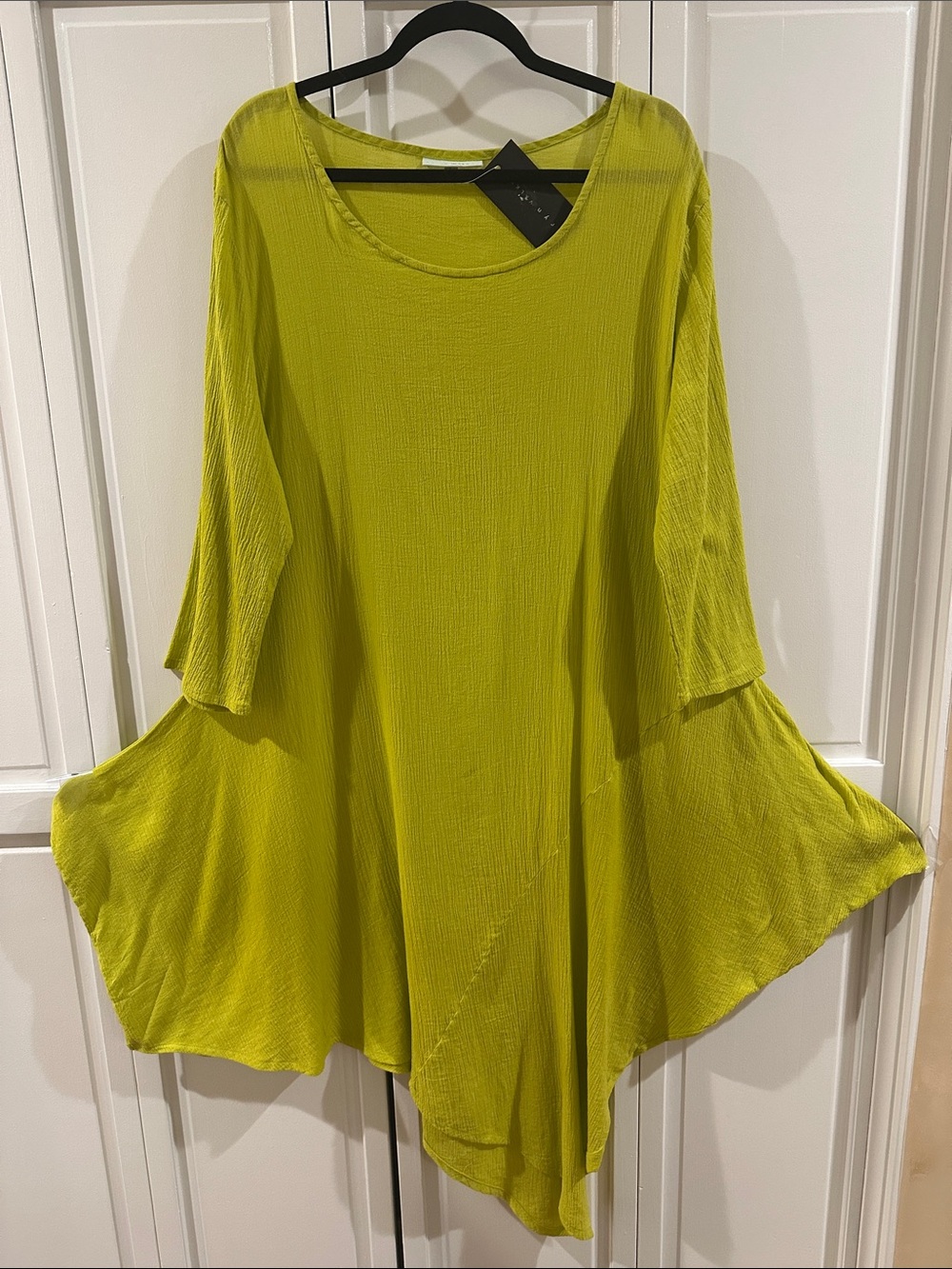 bryn WALKER NWT “Naida” Asymmetrical Tunic Top in Chartreuse/Lime Green, Size L